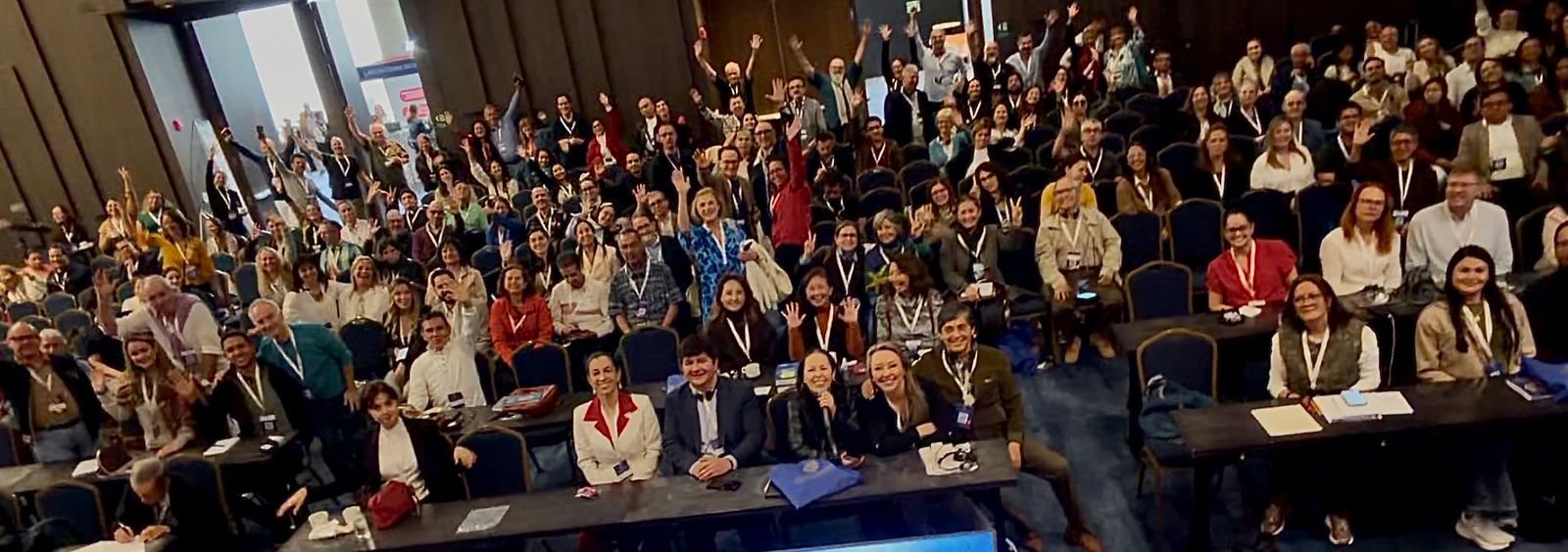 Bogotá'daki IV. Uluslararası Nöralterapötik Tıp Kongresi'ne katılan uluslararası topluluk
